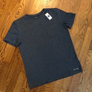 NWT Boys GAP Pocket T-Shirt - Super SOFT